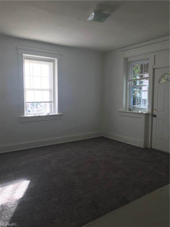 630 34th St - Photo 1