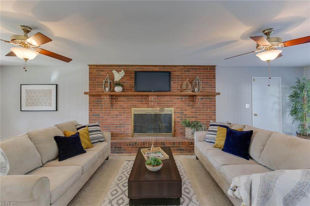 7640 Nancy Dr - Photo 1