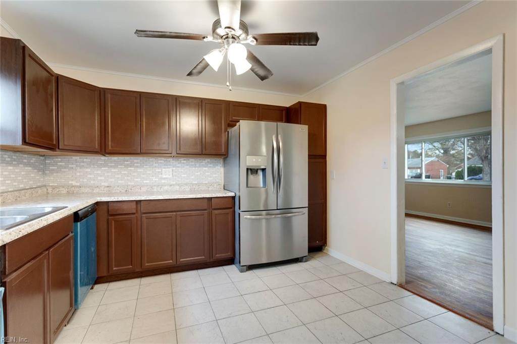 8525 Orcutt Ave - Photo 1
