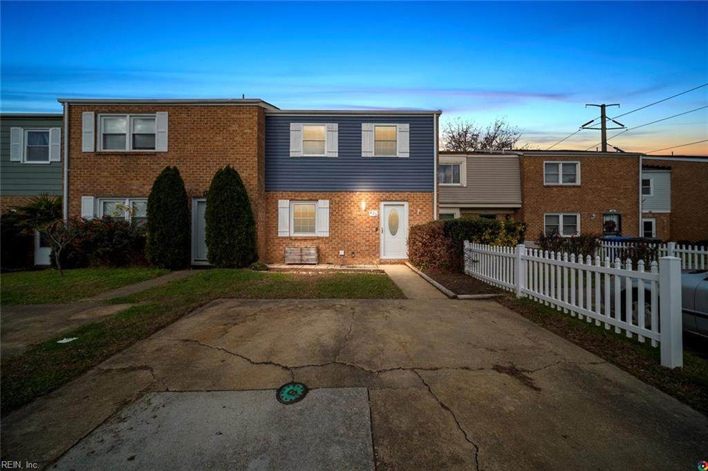 425 Burr Oak Ct - Photo 1