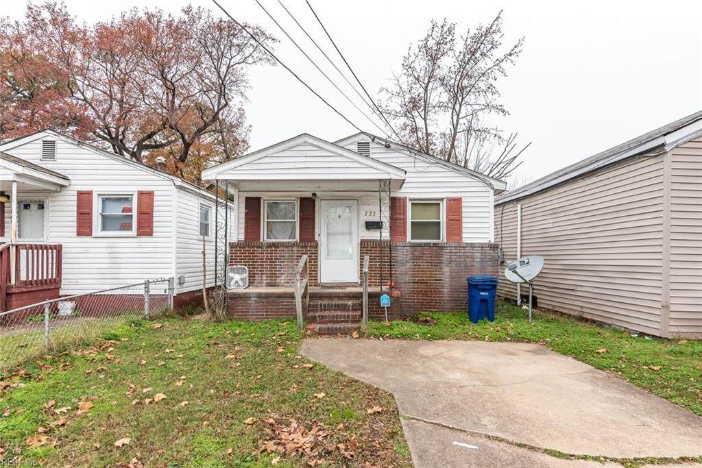 723 32nd St - Photo 1