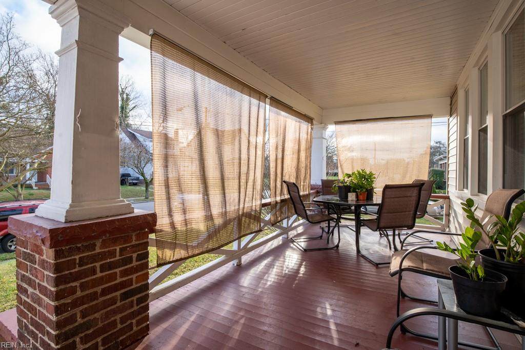 1810 Montclair Ave - Photo 1