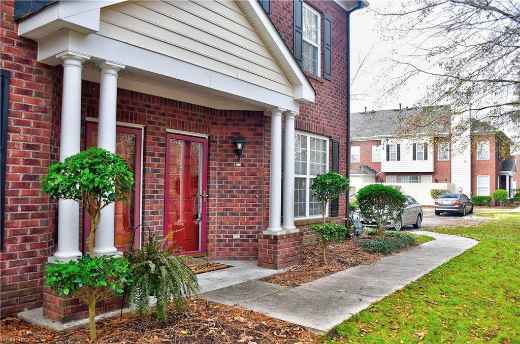 2100 Pateshall Ct - Photo 1