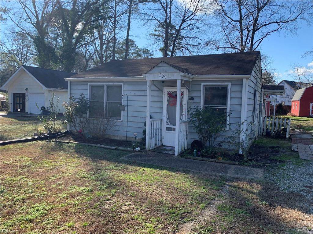 209 Fresno Dr - Photo 1