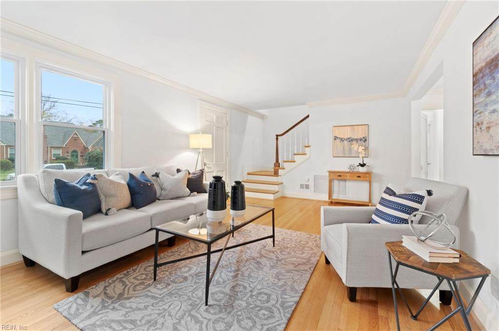 413 Sinclair St - Photo 1