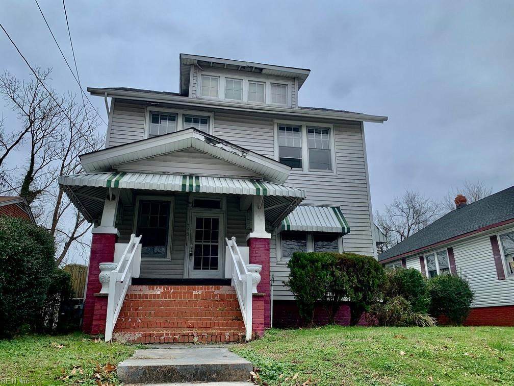 748 29th St - Photo 1