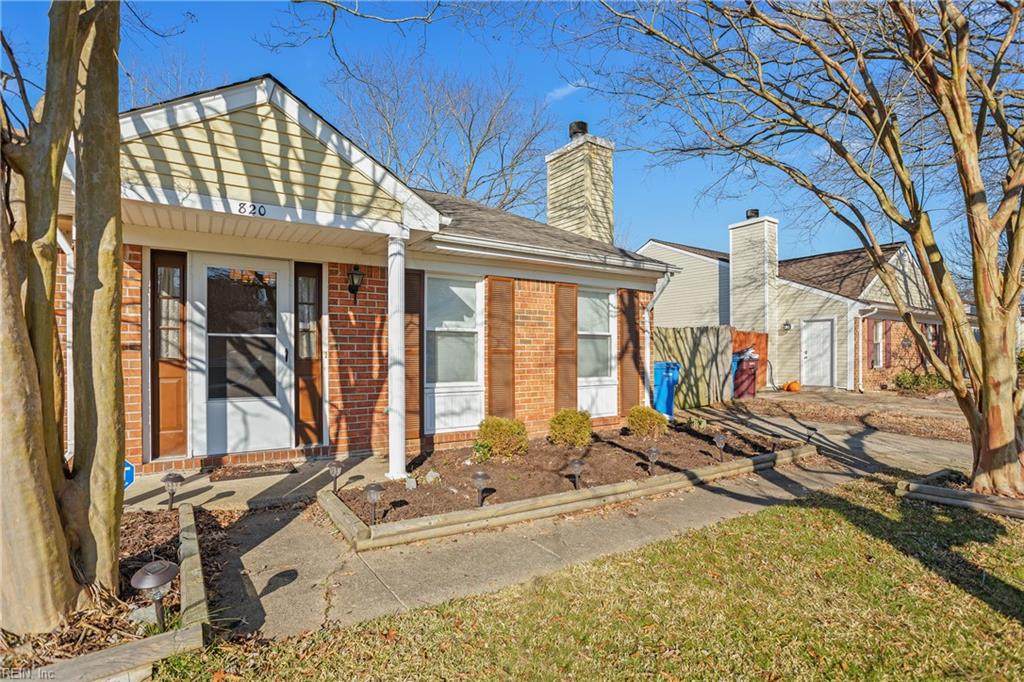 820 Pine View Ln - Photo 1