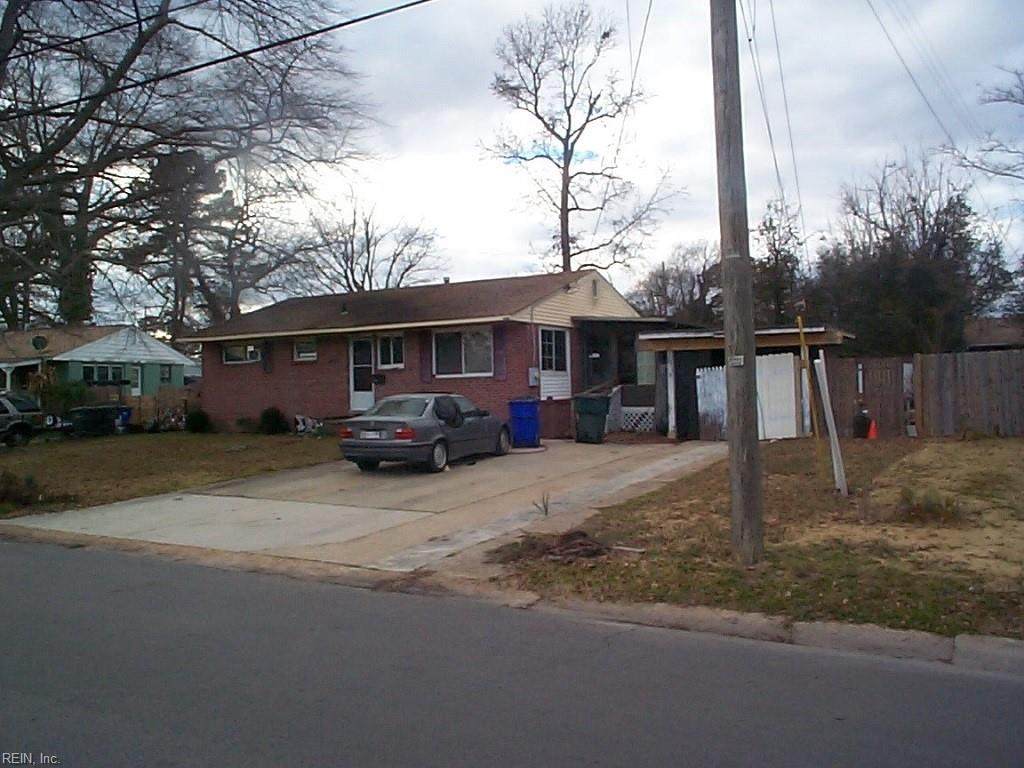 2420 Rankin Ave - Photo 1