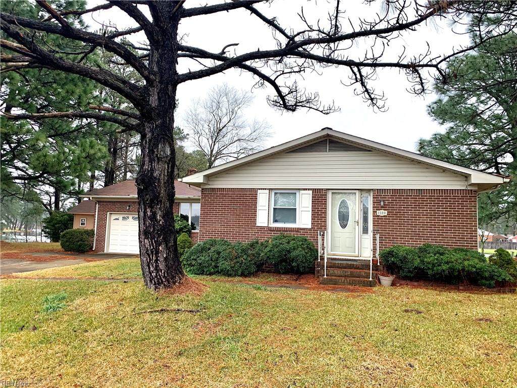 1500 Crystal Lake Dr - Photo 1