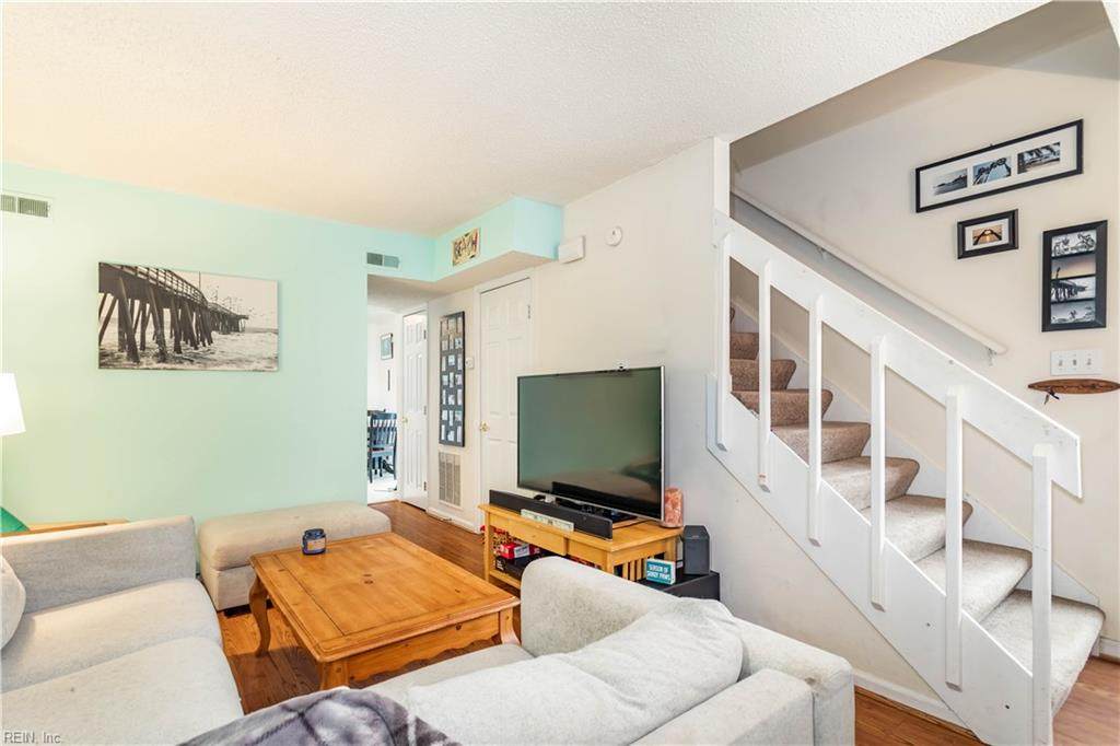 519 Barberton Dr - Photo 1