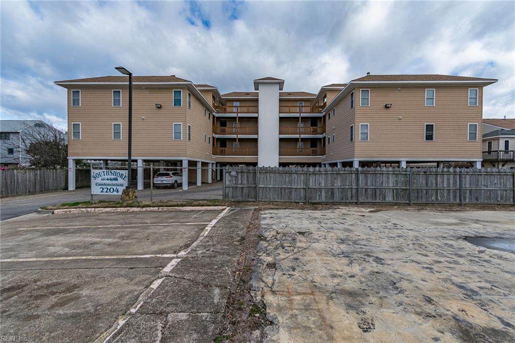 2204 Ocean View Ave - Photo 1