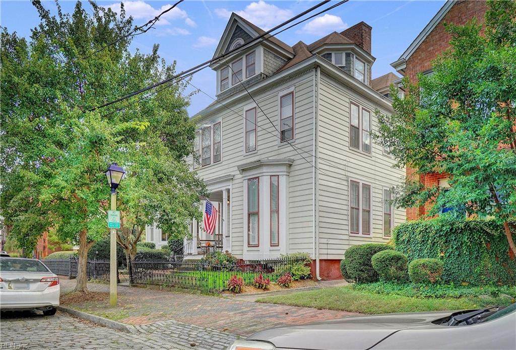 303 Freemason St - Photo 1