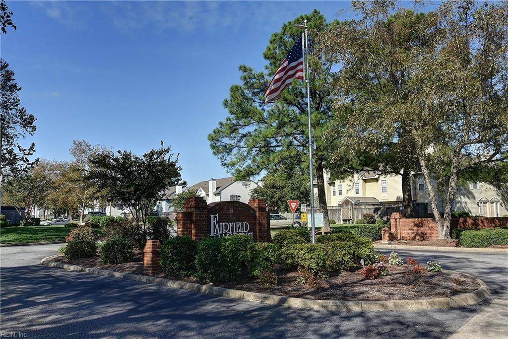 624 Oleander Cir - Photo 1