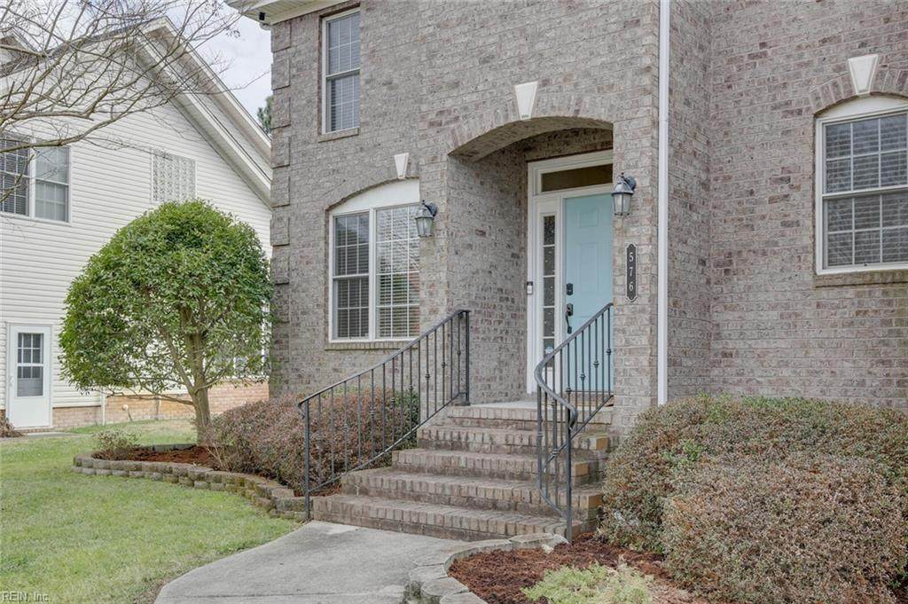 576 Hunts Pointe Dr - Photo 1