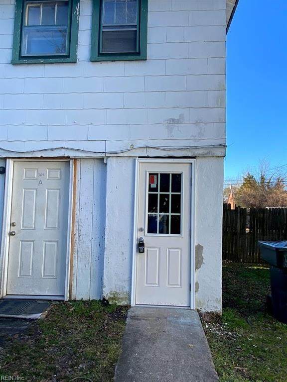 306 Hollywood Ave - Photo 1