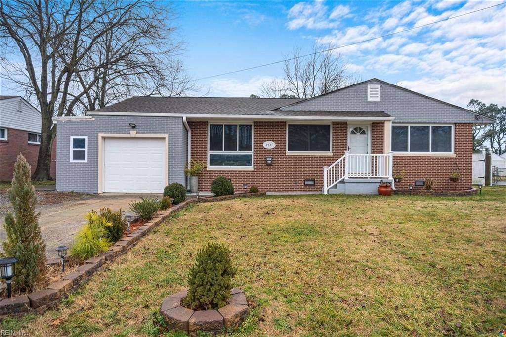 2521 Malden Ave - Photo 1
