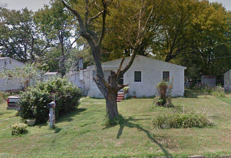 1005 Russell Ct - Photo 1
