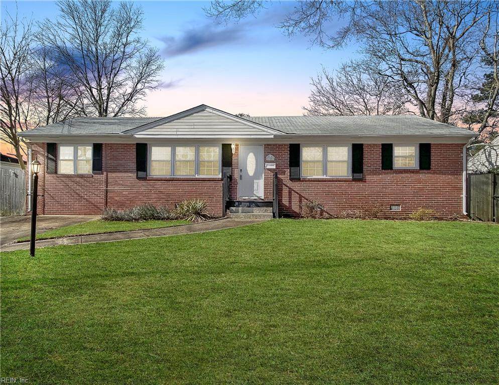 745 Holladay Ln - Photo 1