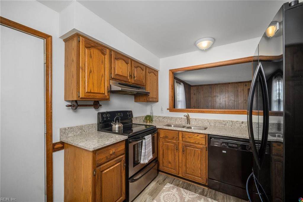 612 Piping Rock Rd - Photo 1