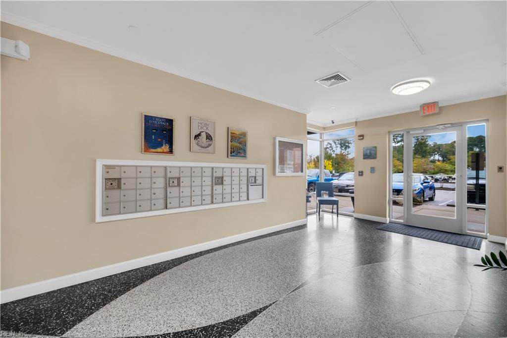 230 Nat Turner Blvd - Photo 1