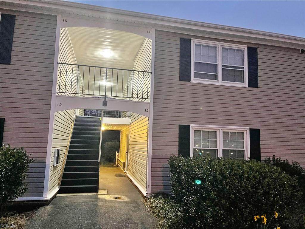 14 Towne Square Dr - Photo 1