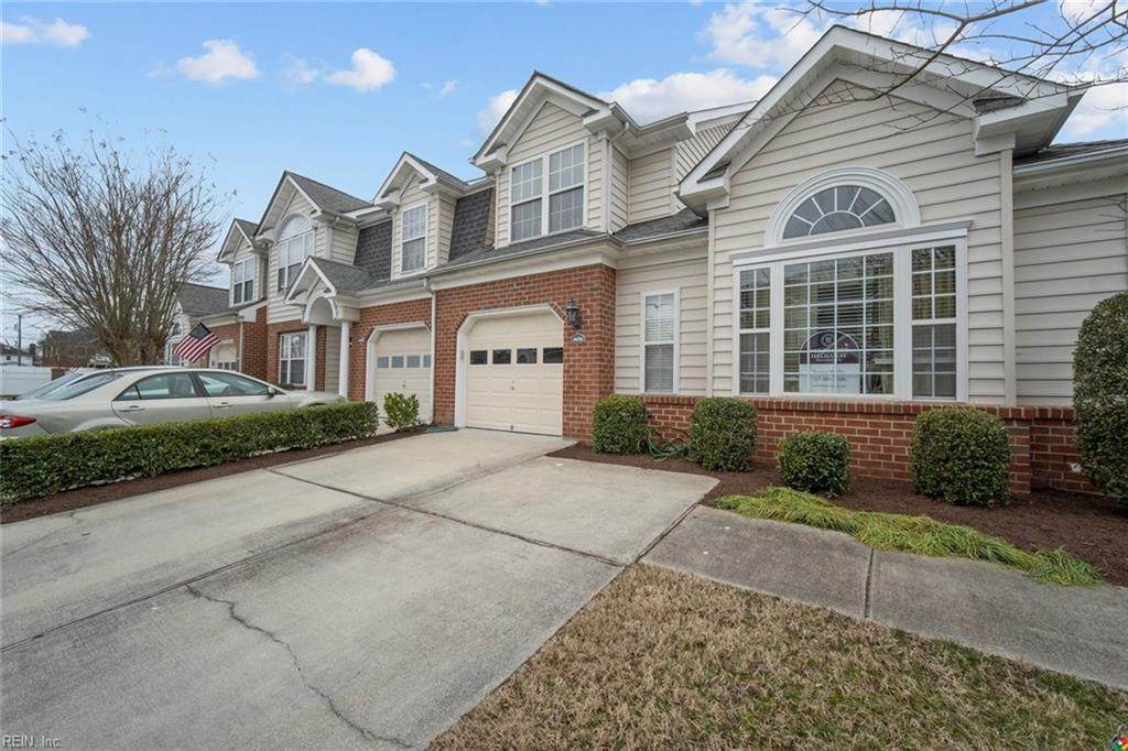 4656 Carriage Dr - Photo 1