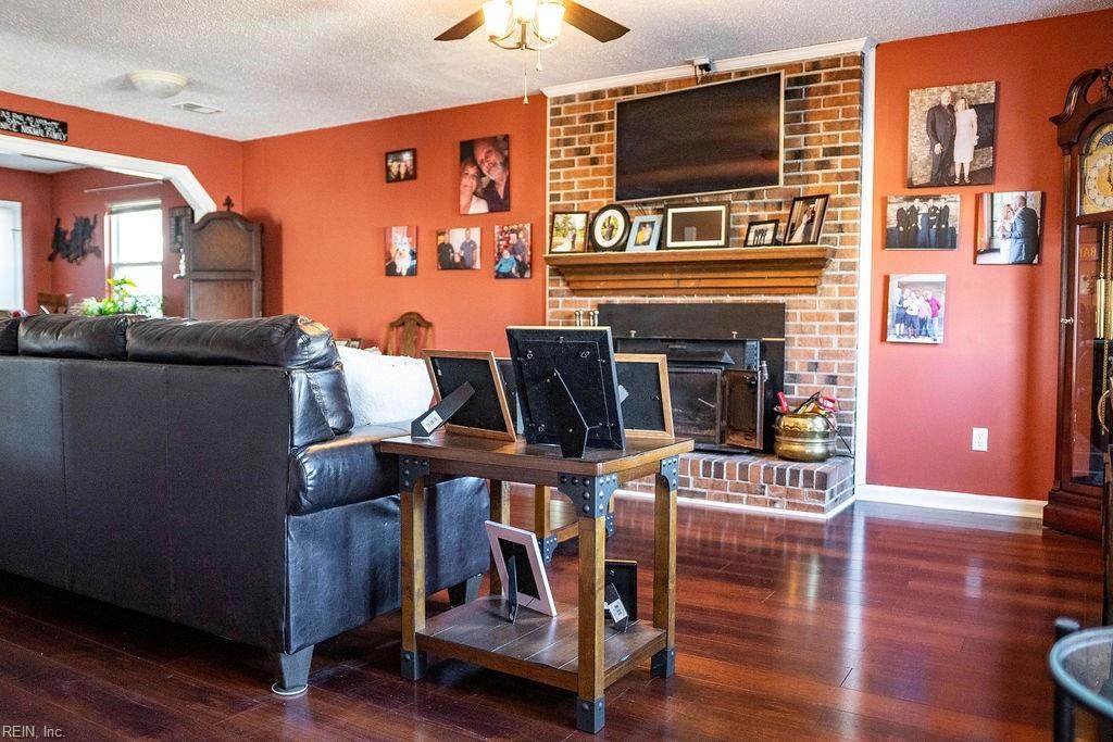 1936 Aquamarine Dr - Photo 1