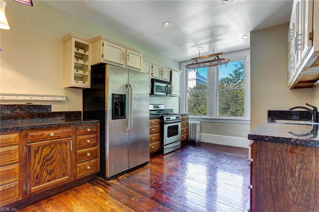 1115 Colley Ave - Photo 1