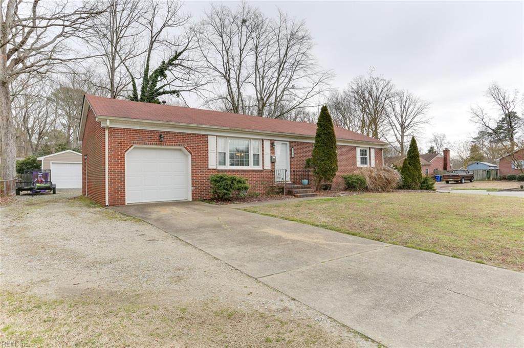 708 Arrowhead Dr - Photo 1