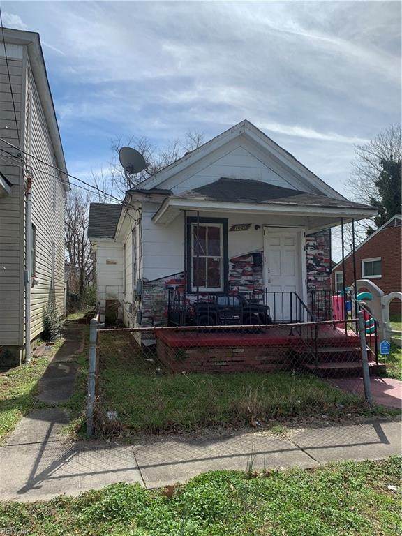 1020 32nd St - Photo 1