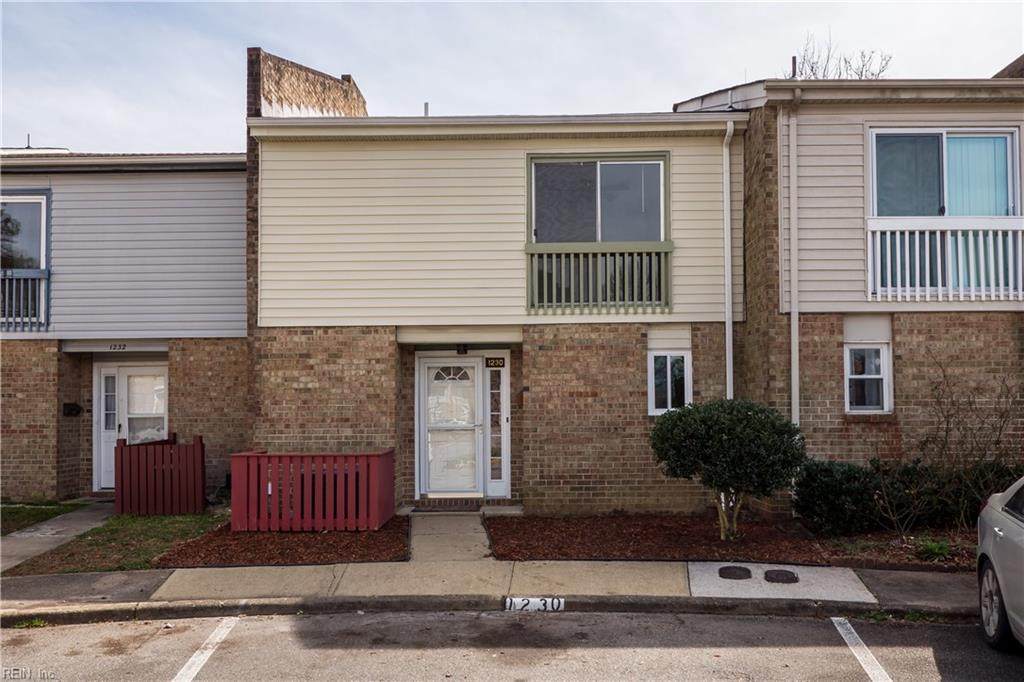 1230 Glyndon Dr - Photo 1