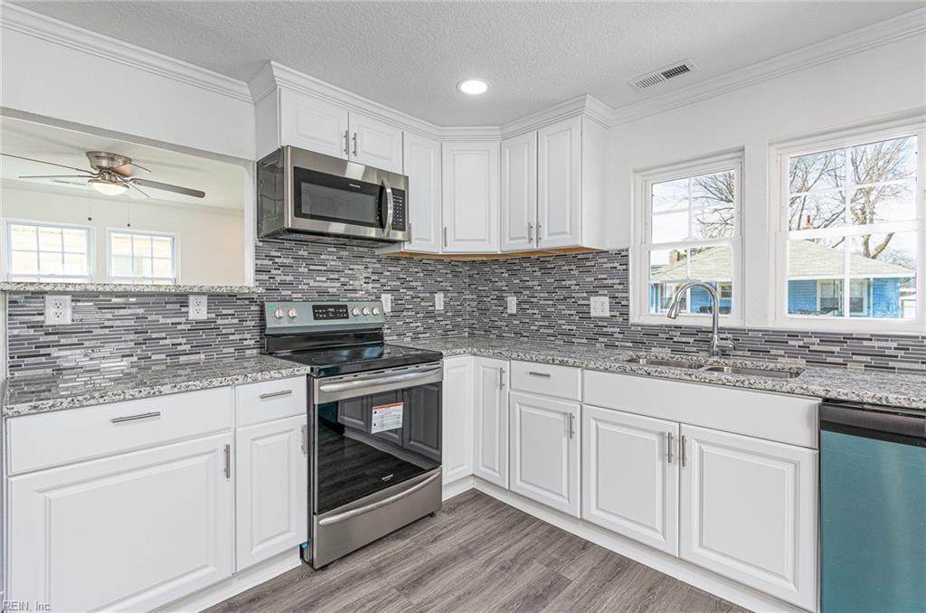 1052 Kenton Ave - Photo 1