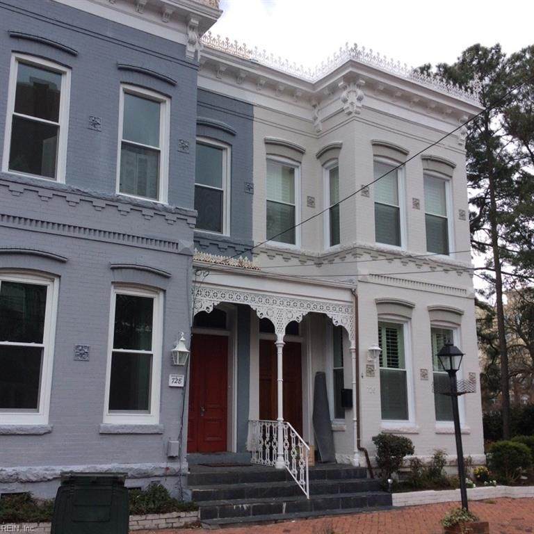 728 Yarmouth St - Photo 1