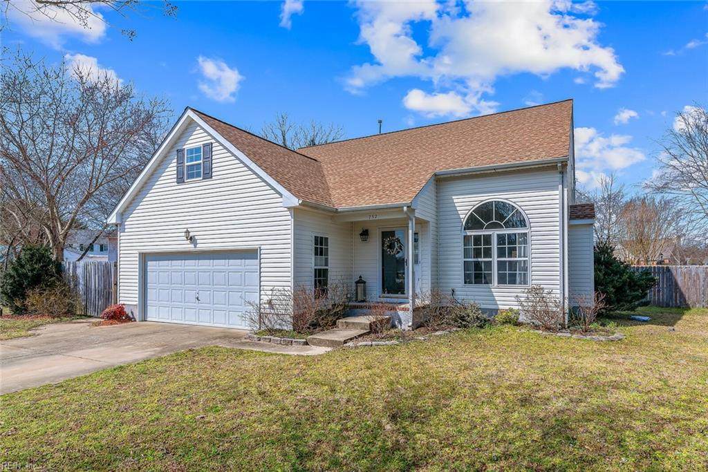 732 Andrews Xing - Photo 1