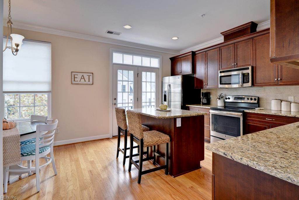 105 Carrington Ln - Photo 1