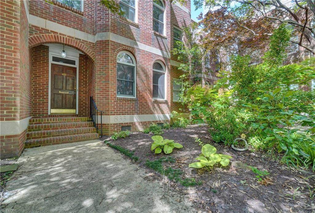 833 Botetourt Gdns - Photo 1