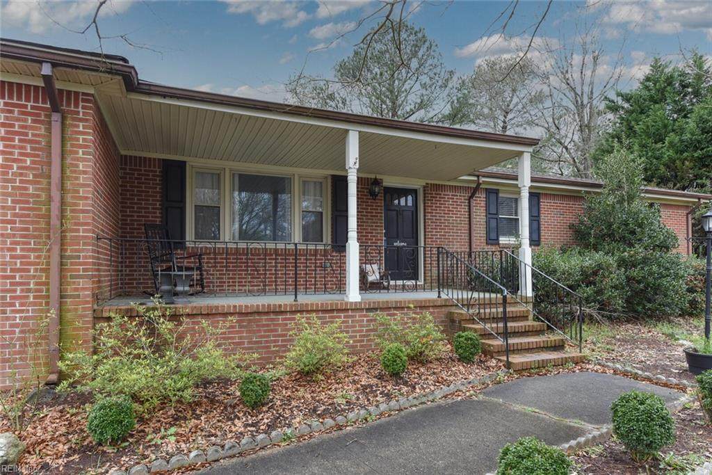 228 Hallbridge Dr - Photo 1