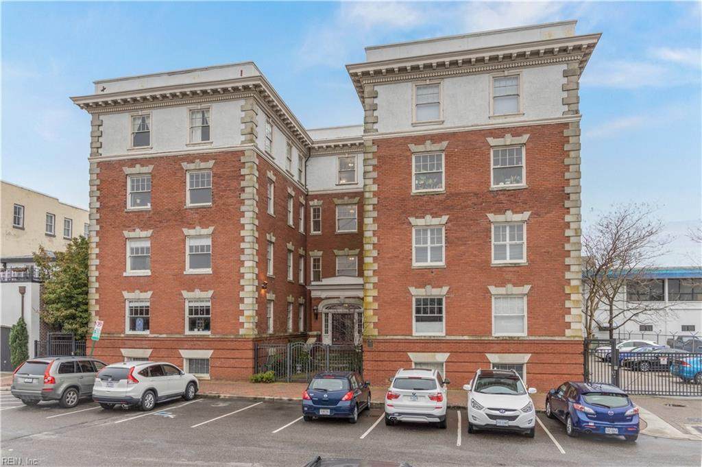 429 York St - Photo 1