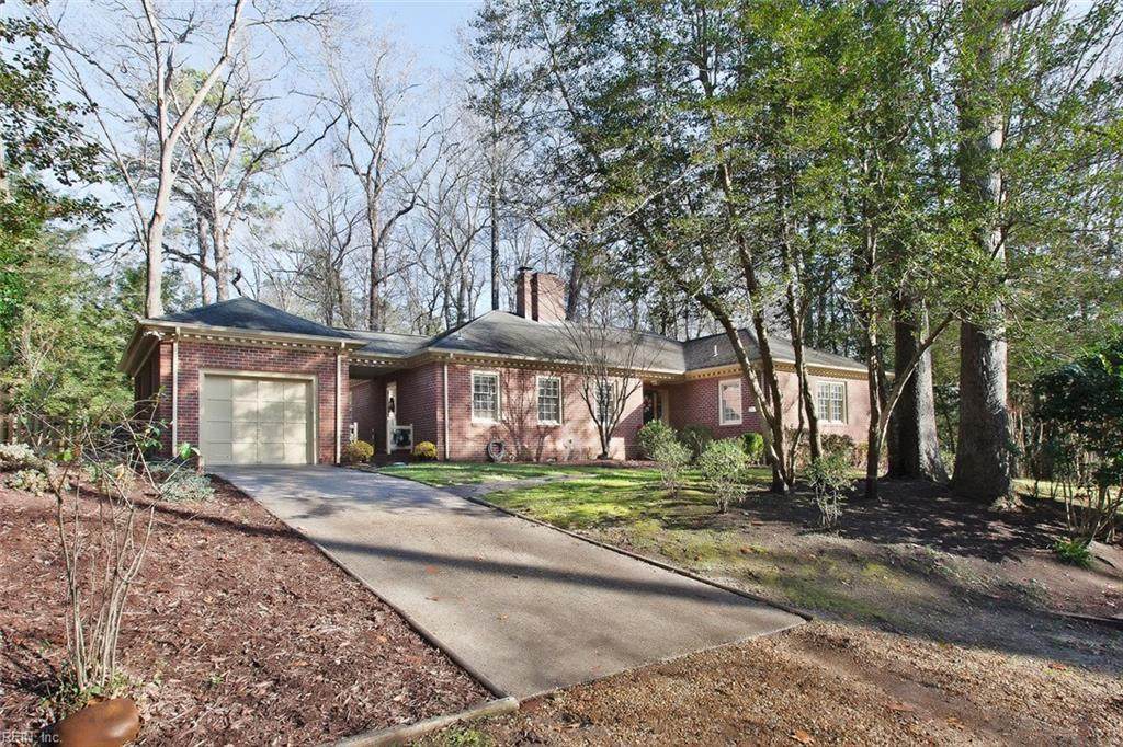 202 Governors Dr - Photo 1