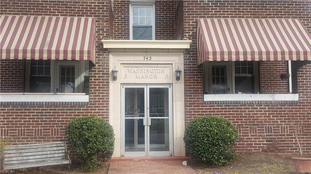 742 Washington Park - Photo 1