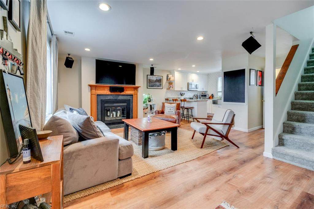 543 20th St - Photo 1