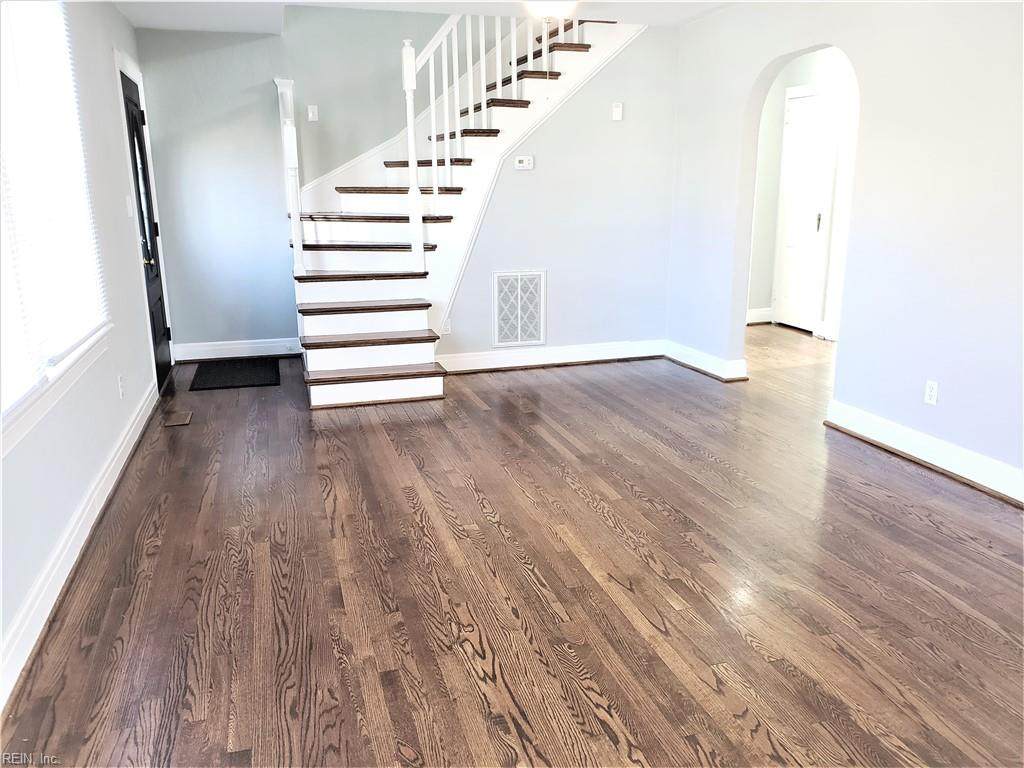 2 Southampton Ave - Photo 1