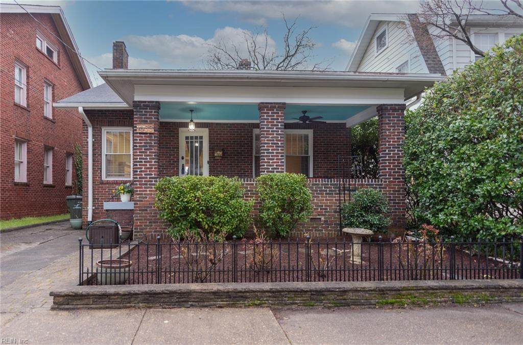 1033 Spotswood Ave - Photo 1