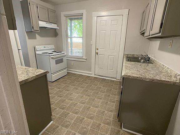 819 35th St - Photo 1
