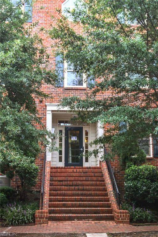 300 Yarmouth St - Photo 1