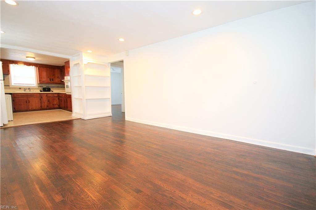 737 Flanders Cir - Photo 1