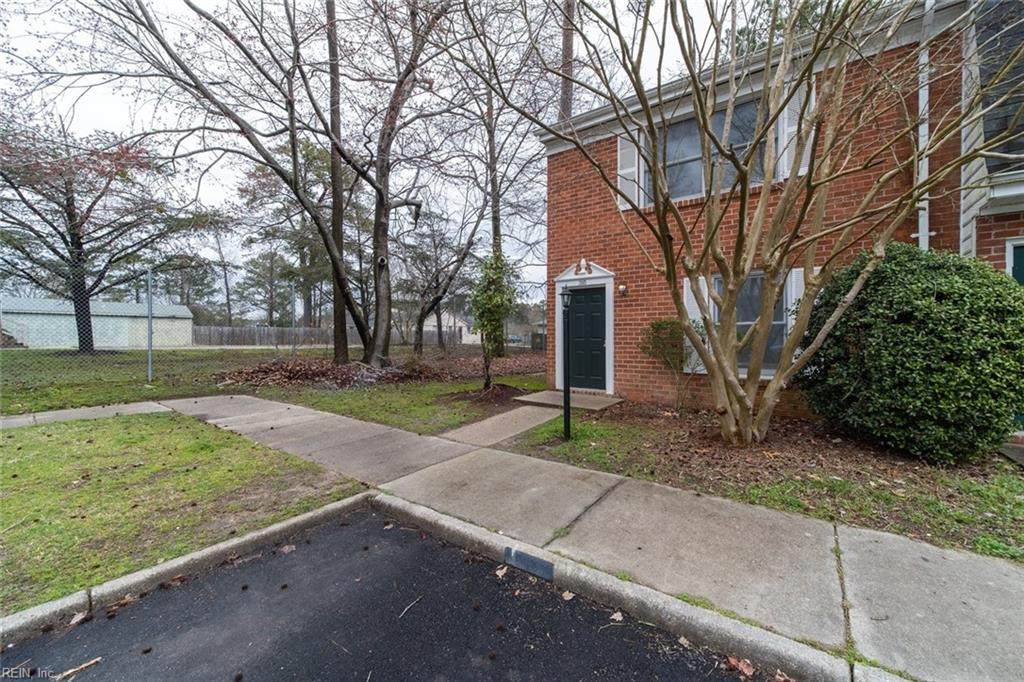 385 Susan Constant Dr - Photo 1