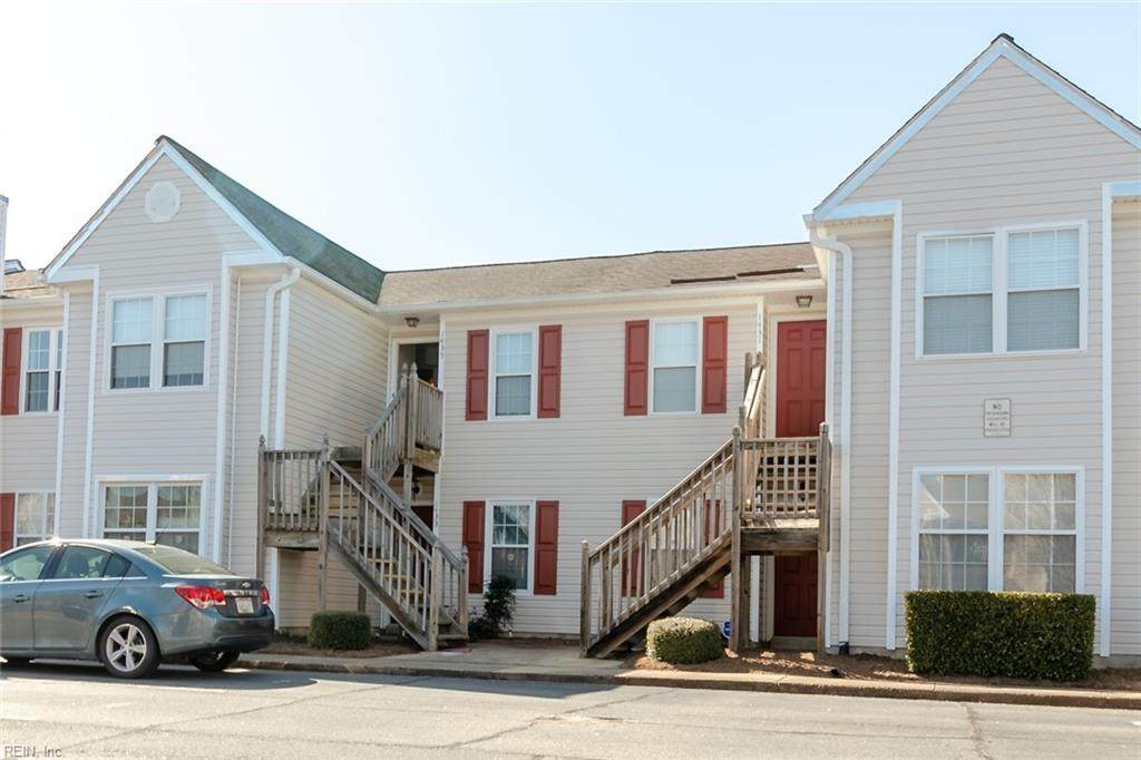 1433 Deerpond Ln - Photo 1