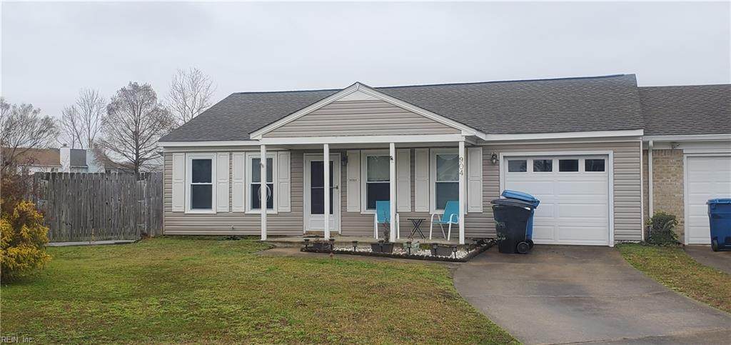 904 Woodhue Ct - Photo 1