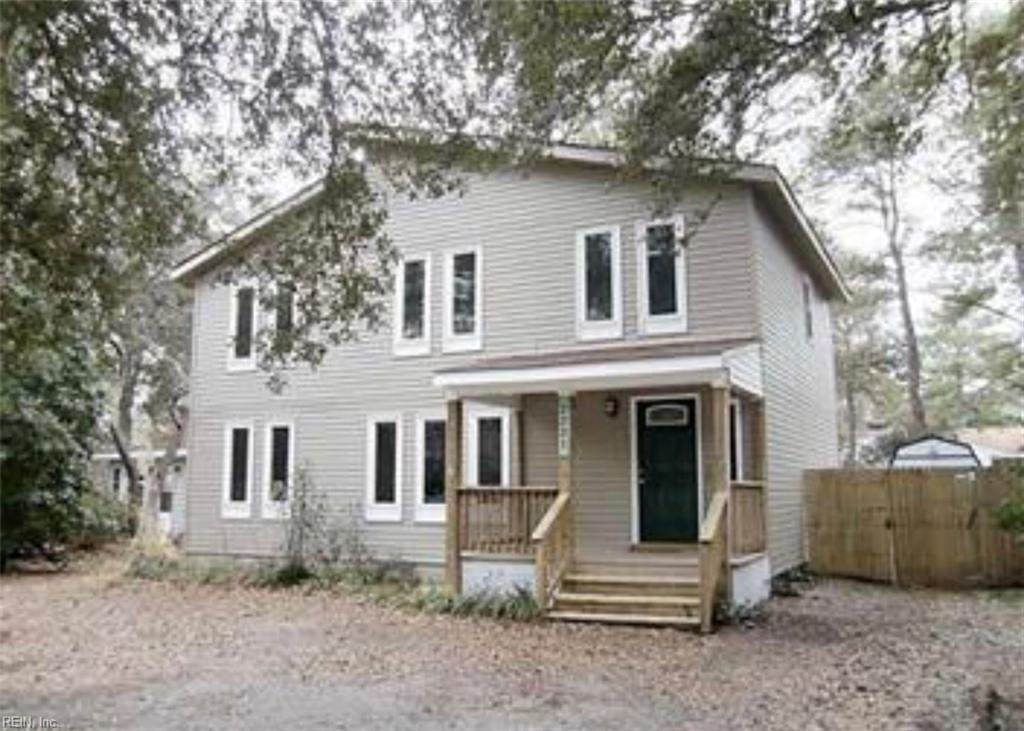 2221 Maple St - Photo 1